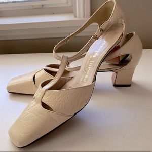 Vintage 1960’s Joseph Larose Cream Patent Leather Heels, size 9